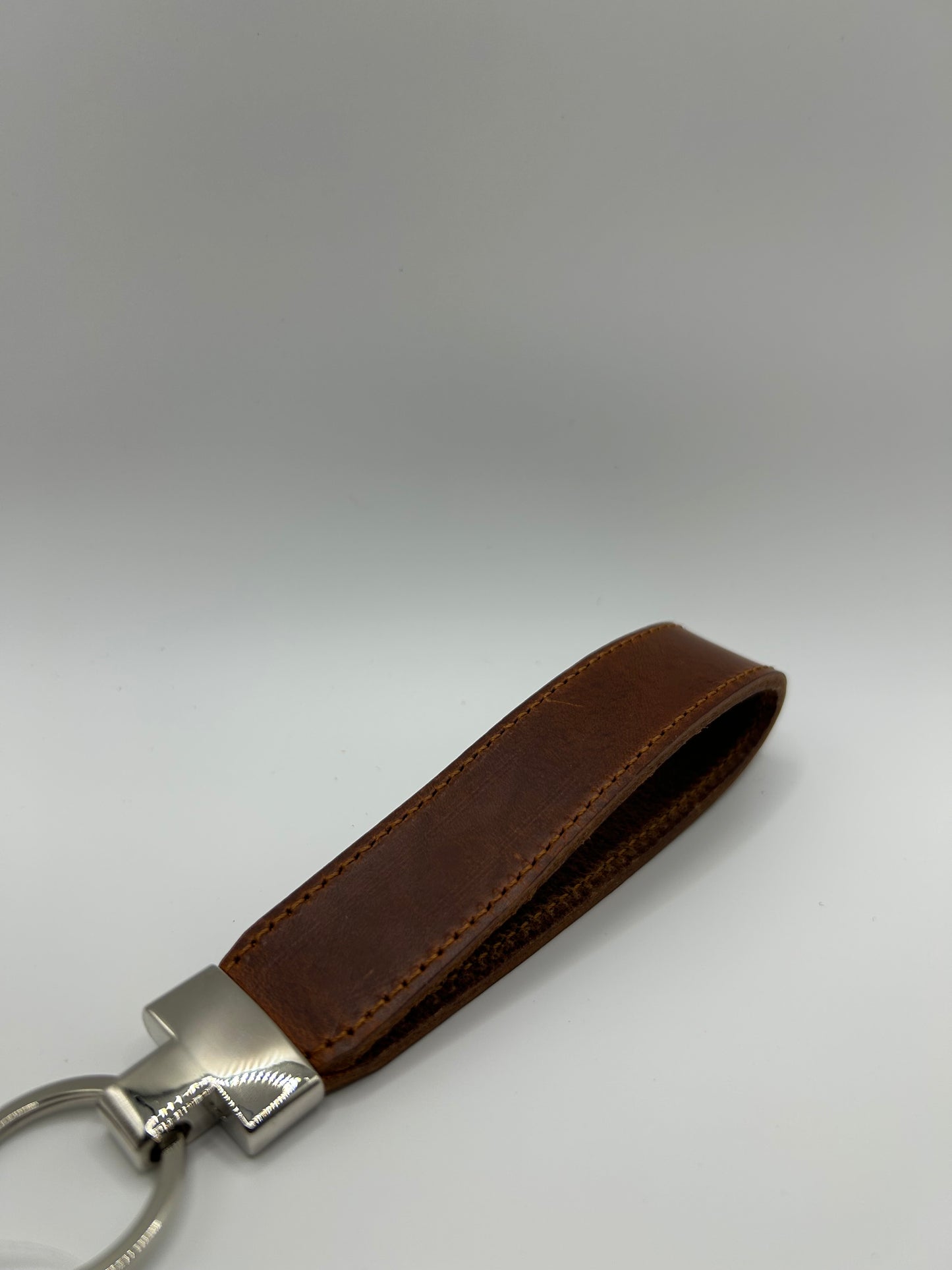 Schlüsselanhänger Büffelleder Braun Silber Naht