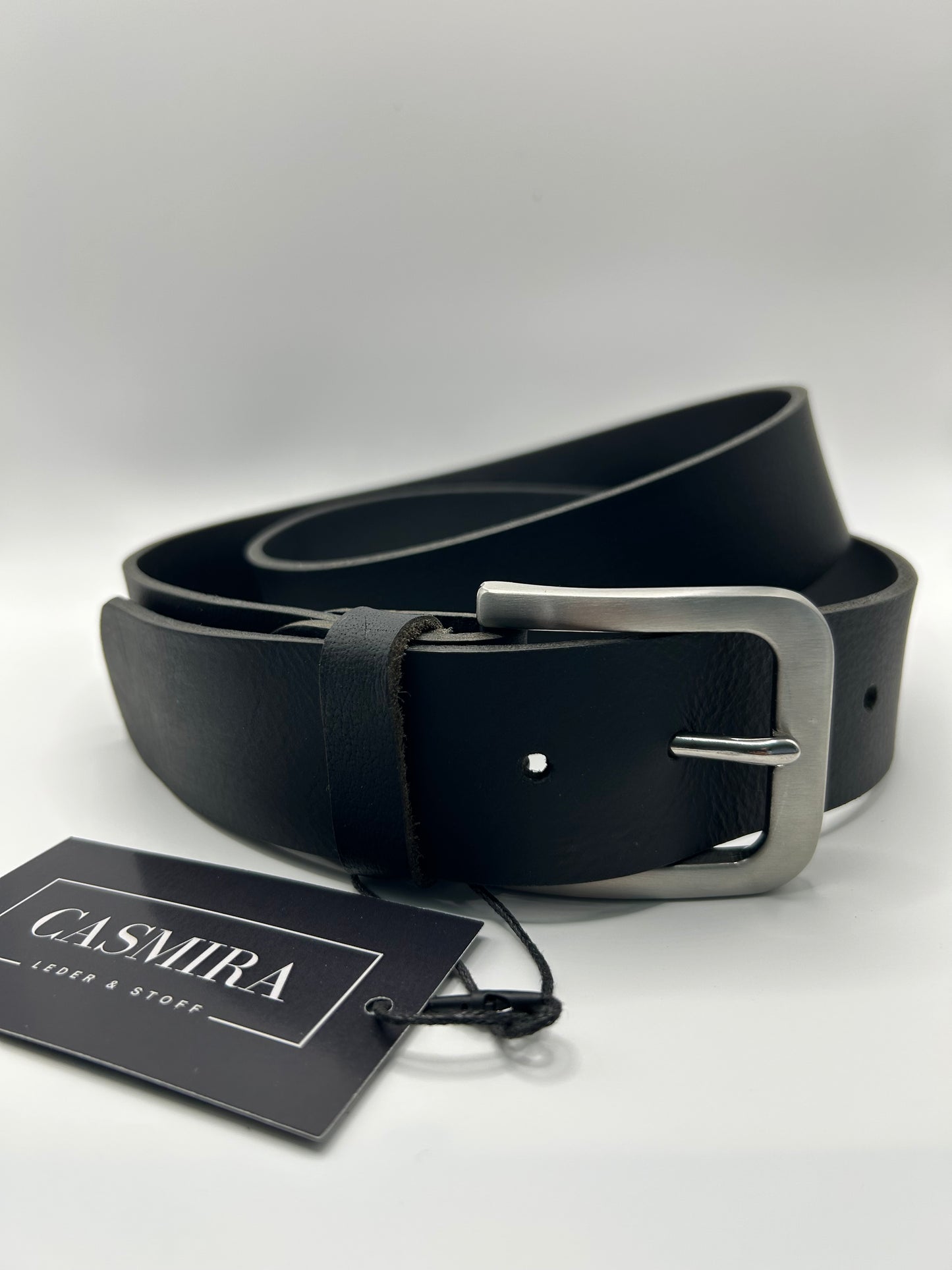 Gürtel Büffelleder Schwarz 40mm / 123 cm