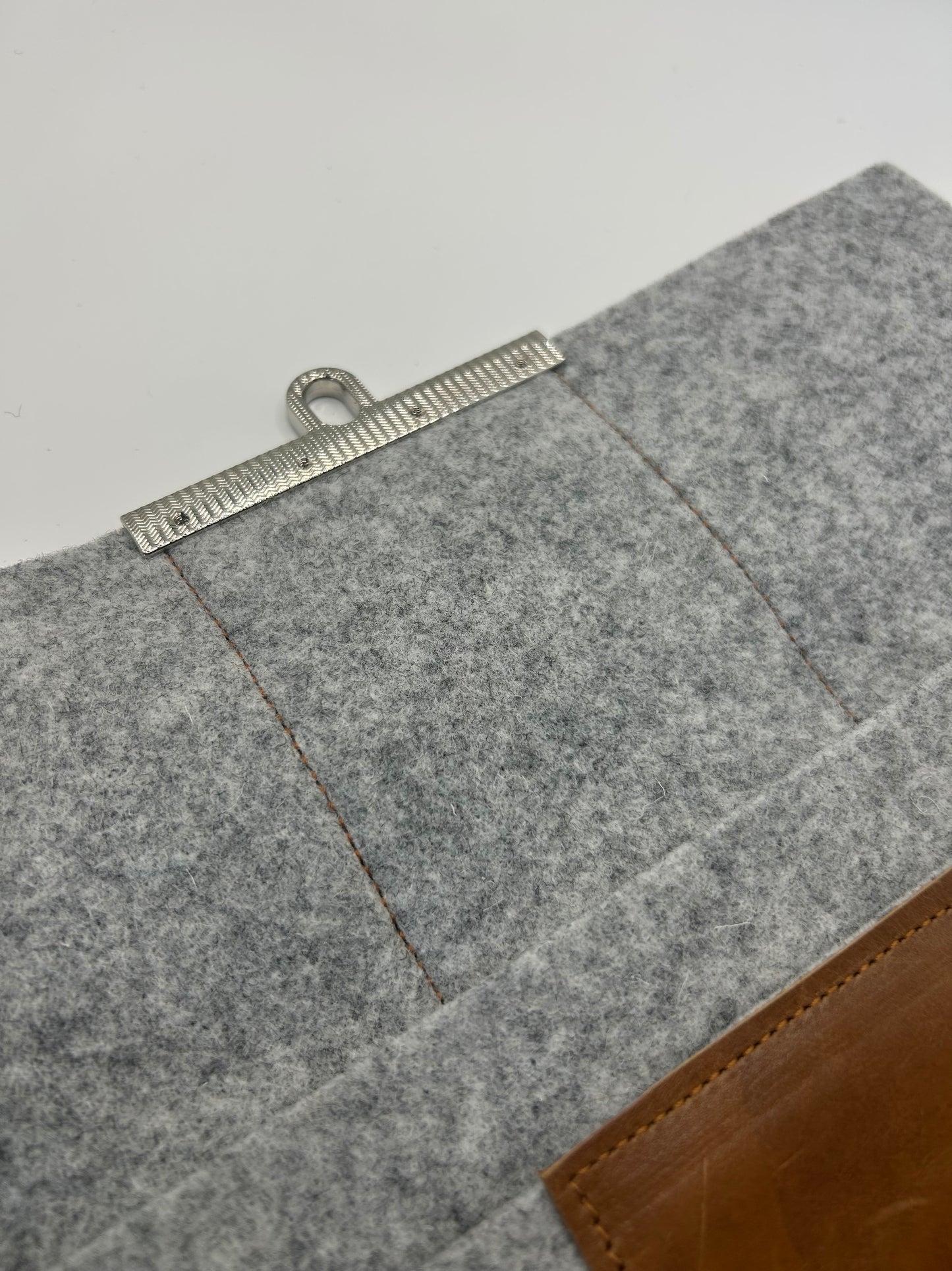 Tablethülle Filz/Leder Grau/Braun
